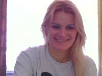 Cute blond with sweet smile and long legs with tight ass and body... Friendly and playful