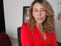 I consider myself an authentic, feminine, and very curious person. I enjoy conversation and creating a real connection with those who visit me.
I love sensuality, the playful glances, and the complicity that arises when two people dare to enjoy the moment. Here you