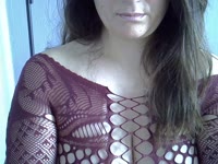 Een vrijgezelle spannende milf die van avontuurtjes en fantasietjes houdt. Om te delen of om de jouwe te horen.