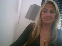 Charmant Sexy and very naughty So come and try me.