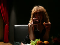 Hello, my name is Krayana, I am 53 years old, I speak English and French poorly, I use a translator.