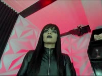 I am a very intelligent woman, I love having a good topic of conversation, I am very passionate, I like to play and interact, not just stare at the screen, so I can offer you endless experiences while you have a meeting with me, I love it.