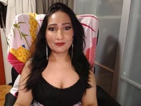 i am a sensual attractive woman who likes to tease and play with horny men