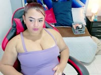 Bold brunette, mischievous look and a smile that promises more than you imagine... do you dare to discover it with me?