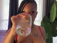 im a young Ebony girl that enjoys to be freaky and have a good time. Hope to be your next obsession