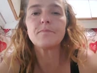 Een stralende dame die aan jou graag de vibe van de zon mee geeft... Nieuwsgierig geworden? kom gerust bij me langs!