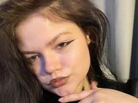 girl slave webcam RavenGraves