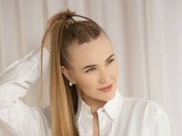 sexy webcamgirl AdelineCamelin