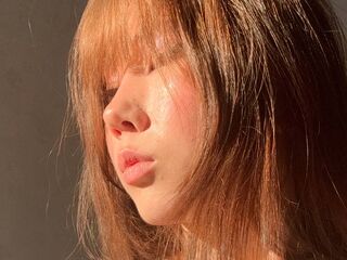 naked camgirl masturbating with dildo AmiraCorbell