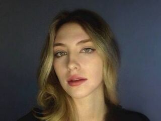 girl showing pussy AmyHuckabey