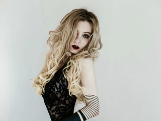 camwhore shaving pussy AngelikaMoebius