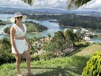 naked webcamgirl picture AuraCrhistina