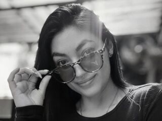 live free chat AuraLee