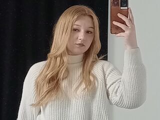 camwhore masturbating with vibrator AutumnCoxwell