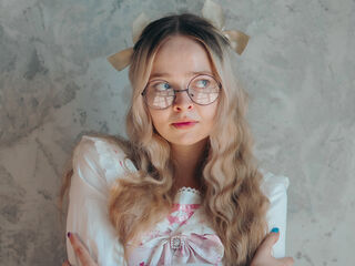 masturbating BellaMorley