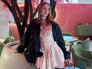 naughty camgirl masturbating with vibrator CandiFerretti