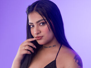 cam girl masturbating with dildo CarlaMilano