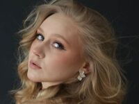 hot cam girl masturbating with vibrator CarolMelser