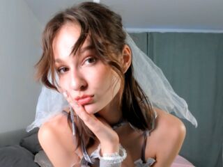 camgirl webcam pic ClementinaDrouin