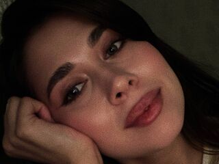 free nude cam DetraAffleck