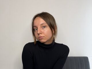camwhore fingering pussy EleonoraSzabo