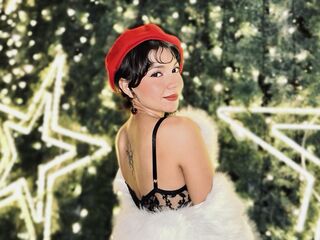 camslut showing tits ElizabethThaylor