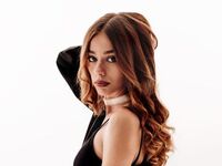 adult webcam chat room EmilliaFox