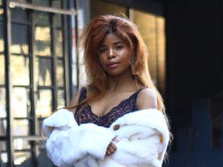 naughty cam girl fingering pussy FifiCaramel