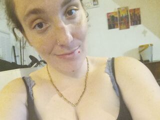 girl fingering bald pussy FionaAnoif