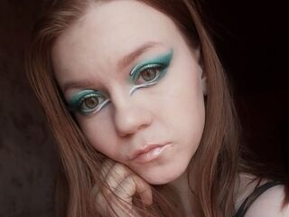 hot cam girl fingering shaved pussy FloreneBouma