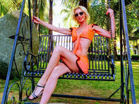 hot strip tease web cam GloriyaWhite