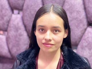 nude camgirl photo IssaMontenegro