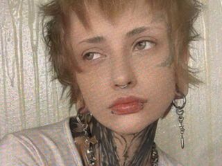 cam girl masturbating with vibrator JulianeVerdier