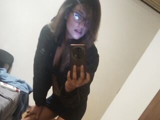 kinky video chat performer KarmicQzar
