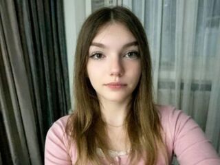 cam girl playing with sextoy KoriMatinez