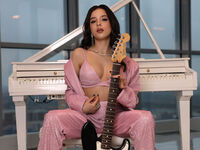 girl naked LanaPiercey