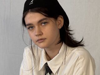 hot girl webcam picture LeannMolineaux