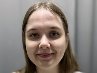 camgirl playing with sextoy LindaLeen