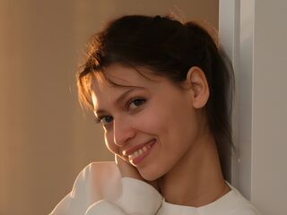 free nude cam LivelyLaurie