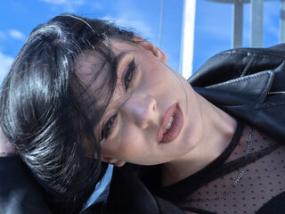 camwhore masturbating with dildo MadelynVelure