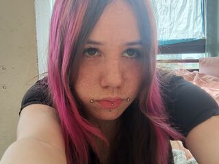 naked camgirl masturbating with dildo MariNowak