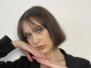 hot cam girl fingering shaved pussy MarvelNaffziger