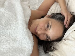 cam girl masturbating with dildo MichaelaBelle