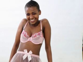 free cam photo NaomiBrookes