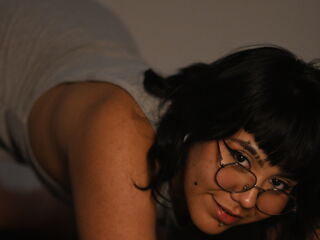 fingering girl webcam  NoemieBlanche