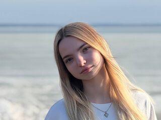 camslut topless RaguelMetenosky