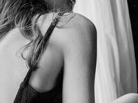 camgirl fingering shaved pussy RemaRoy