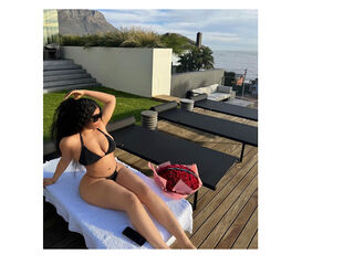 nude webcam girl photo SarraJames