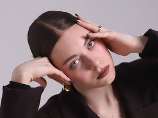 naked girl with webcam masturbating with dildo SophiaCurlam