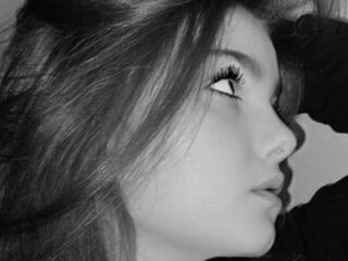 naughty camgirl fingering shaved pussy StephanieMiller